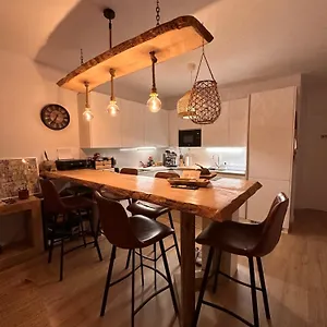 Papa Tote Deluxe Hostal