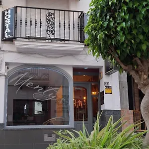 Montys Hostal
